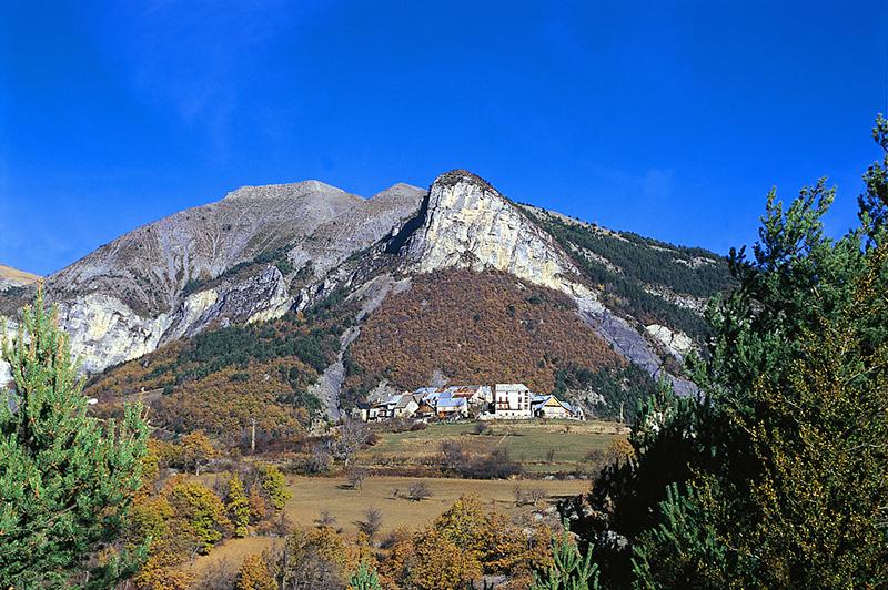 Le village de Chateauneuf d'Entraunes 