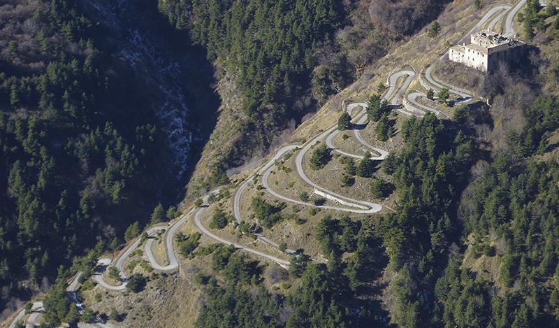 Les lacets de la route du col de Tende