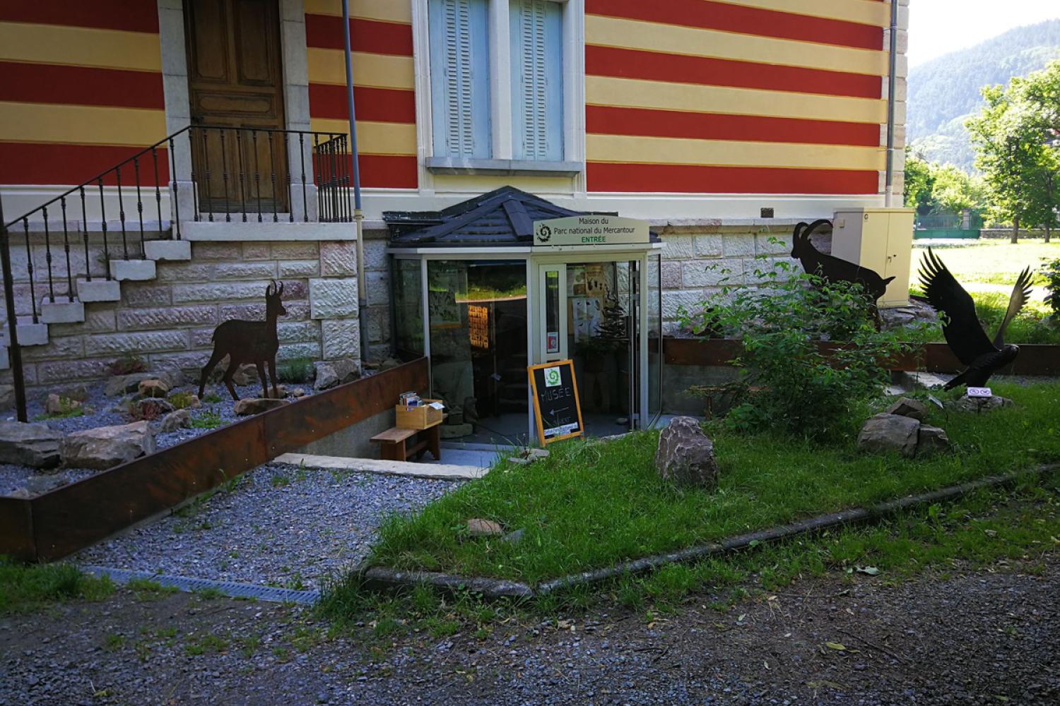 La Maison du Parc national à Barcelonnette ré-ouvre pour la saison estivale © L. Klein / PnM