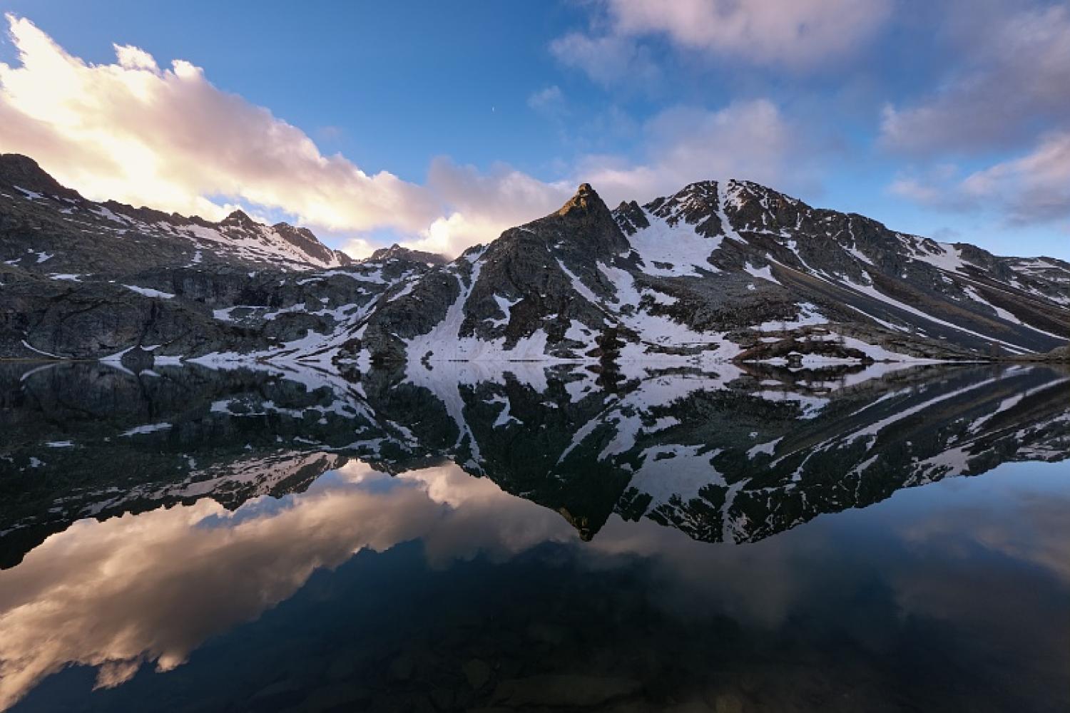 Reflets sur le lac de Vens - Vallée de la Tinée © aturpaudfoto.com